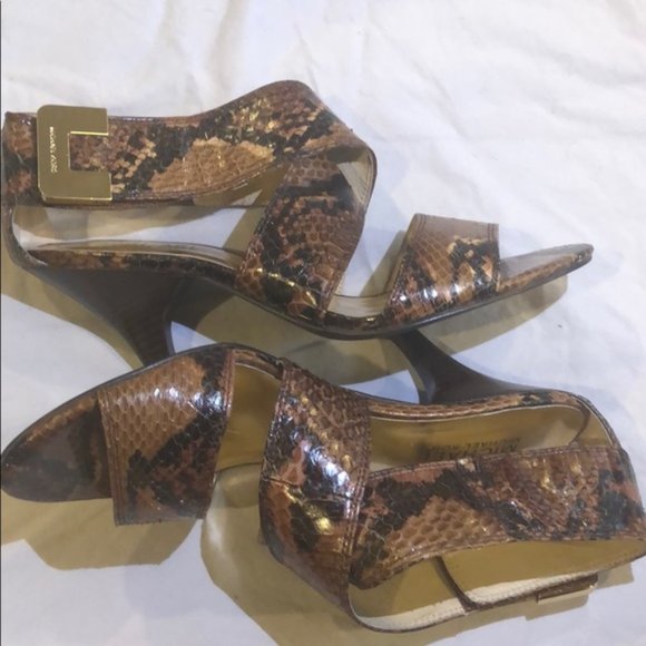 Michael Kors, Snakeskin, buckle wrap heels, NWOT - Picture 4 of 9